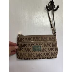 Michael Kors Jet Set Brown Logo Wristlet